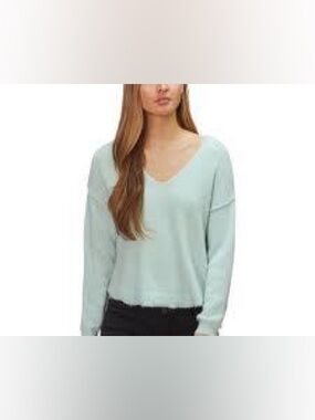 FREE PEOPLE Cozy V-Neck Cropped Knit Sweater - Sage Green Size XS